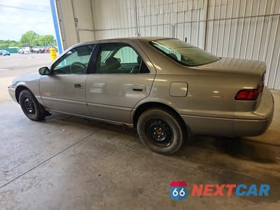 Drugie zdjęcie samochodu z przodu: 1998 TOYOTA CAMRY XLE VIN:4T1BG28K8WU346817 - miniatura