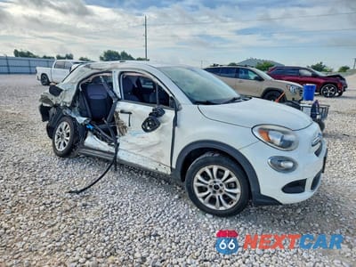 Czwarte zdjęcie samochodu z boku: 2016 FIAT 500X EASY VIN:ZFBCFXBT1GP369109 - miniatura