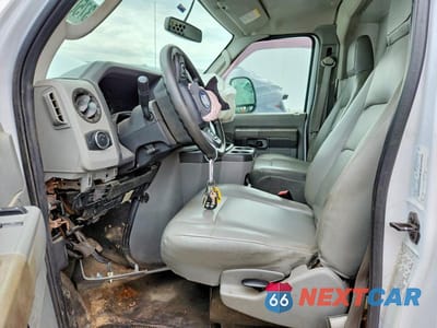 Zdjęcie 7 z 13 samochodu: 2021 FORD E350 BUCKET TRUCK VIN:1FDWE3FN7MDC00478 - miniatura