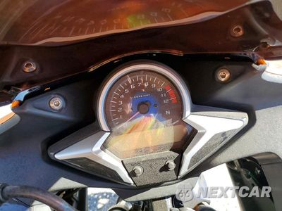 Zdjęcie 7 z 8 samochodu: 2013 HONDA CBR250 R VIN:MLHMC4100D5301467 - miniatura