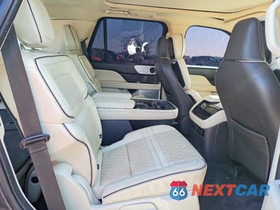 Zdjęcie 11 z 13 samochodu: 2023 LINCOLN NAVIGATOR BLACK LABEL VIN:5LMJJ2TG3PEL15886 - miniatura