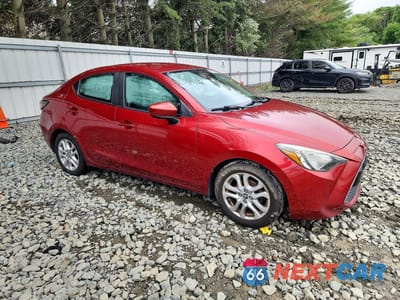 Czwarte zdjęcie samochodu z boku: 2018 TOYOTA YARIS IA BASE VIN:3MYDLBYVXJY326255 - miniatura
