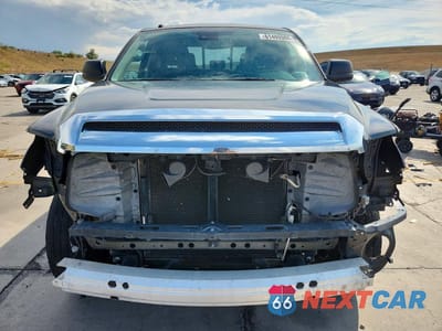 Piąte zdjęcie samochodu w środku: 2019 TOYOTA TUNDRA SR5 VIN:5TFUY5F18KX869334 - miniatura