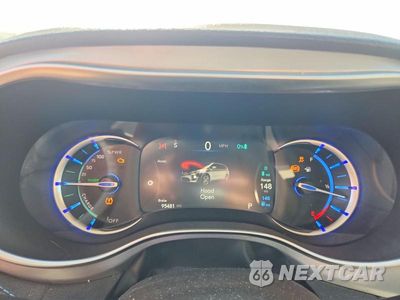 Zdjęcie 9 z 13 samochodu: 2018 CHRYSLER PACIFICA HYBRID LIMITED VIN:2C4RC1N73JR355343 - miniatura