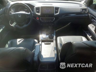 Zdjęcie 8 z 13 samochodu: 2018 HONDA PILOT TOURING VIN:5FNYF6H91JB054563 - miniatura