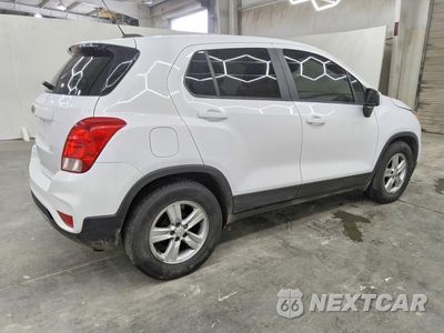 Trzecie zdjęcie samochodu z tyłu: 2020 CHEVROLET TRAX LS VIN:3GNCJKSB3LL323610 - miniatura