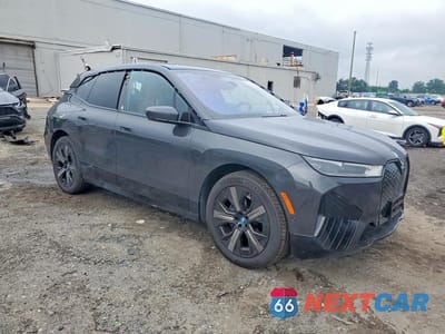 Czwarte zdjęcie samochodu z boku: 2024 BMW IX XDRIVE50 VIN:WB523CF08RCP44882 - miniatura