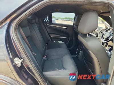 Zdjęcie 10 z 13 samochodu: 2019 CHRYSLER 300 TOURING VIN:2C3CCAAG4KH700936 - miniatura