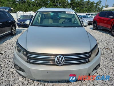 Piąte zdjęcie samochodu w środku: 2012 VOLKSWAGEN TIGUAN S VIN:WVGAV7AX0CW536955 - miniatura
