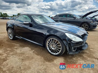 Czwarte zdjęcie samochodu z boku: 2005 MERCEDES-BENZ SLK 55 AMG VIN:WDBWK73FX5F075000 - miniatura
