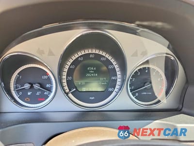 Zdjęcie 9 z 12 samochodu: 2011 MERCEDES-BENZ C 300 4MATIC VIN:WDDGF8BB6BR175819 - miniatura