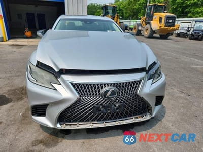 Piąte zdjęcie samochodu w środku: 2018 LEXUS LS 500 BASE VIN:JTHC51FF9J5005202 - miniatura