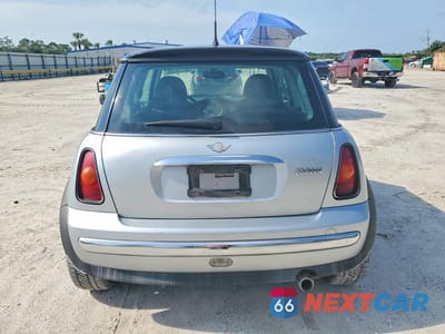 Zdjęcie 6 z 12 samochodu: 2002 MINI COOPER VIN:WMWRC334X2TC37790 - miniatura