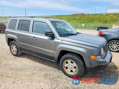 Czwarte zdjęcie samochodu z boku: 2014 JEEP PATRIOT SPORT VIN:1C4NJPBA8ED541539 - miniatura