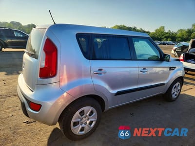 Trzecie zdjęcie samochodu z tyłu: 2012 KIA SOUL BASE VIN:KNDJT2A51C7383847 - miniatura