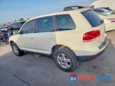 Drugie zdjęcie samochodu z przodu: 2004 VOLKSWAGEN TOUAREG VIN:WVGBC67L74D038239 - miniatura