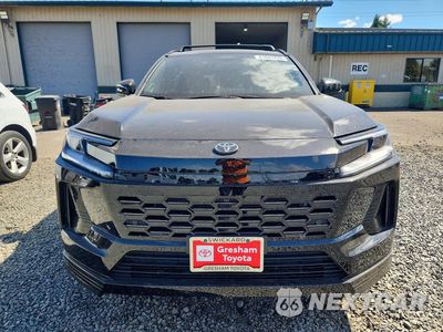 Piąte zdjęcie samochodu w środku: 2026 TOYOTA RAV4 PLUG-IN HYBRID XSE VIN:JTM7ERAV4TJ007966 - miniatura