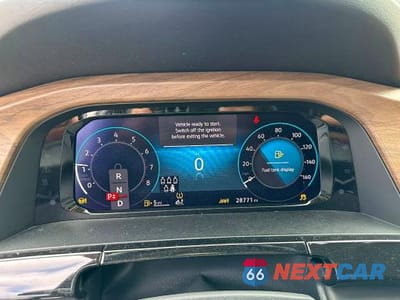 Piąte zdjęcie samochodu w środku: 2025 VOLKSWAGEN ATLAS SE VIN:1V2WR2CA3SC526235 - miniatura