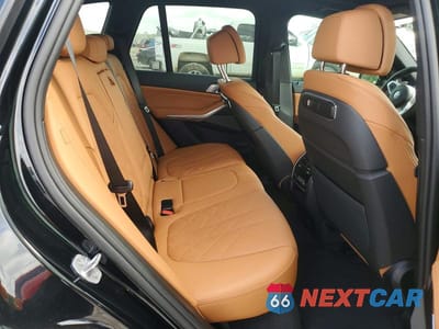 Zdjęcie 11 z 14 samochodu: 2025 BMW X5 M60I VIN:5UX33EU01S9Y53810 - miniatura