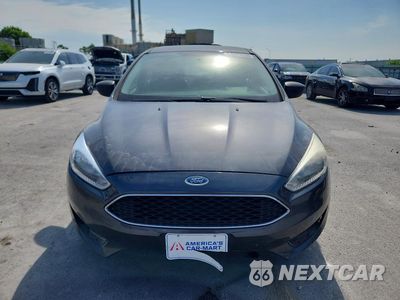 Piąte zdjęcie samochodu w środku: 2018 FORD FOCUS S VIN:1FADP3E21JL291493 - miniatura