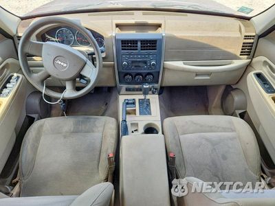 Zdjęcie 8 z 12 samochodu: 2008 JEEP LIBERTY SPORT VIN:1J8GN28K38W250982 - miniatura