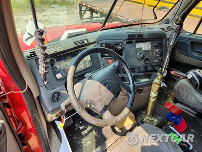 Zdjęcie 8 z 14 samochodu: 2011 FREIGHTLINER CASCADIA TRUCK CAB AND CHASSIS VIN:1FUJGLDR6BLAV6676 - miniatura