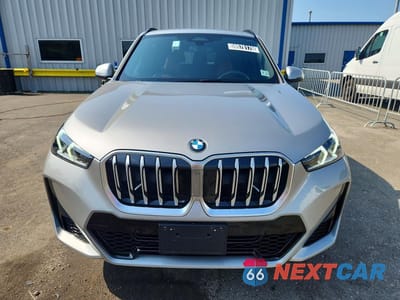 Piąte zdjęcie samochodu w środku: 2026 BMW X1 XDRIVE28I VIN:WBX73EF08T5631065 - miniatura