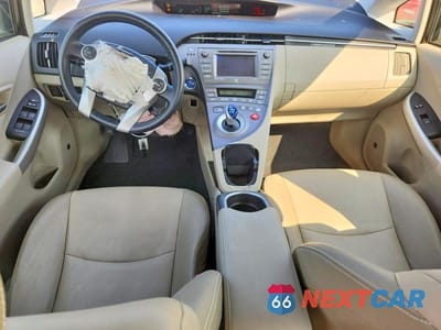 Zdjęcie 8 z 13 samochodu: 2012 TOYOTA PRIUS FIVE VIN:JTDKN3DU8C5436918 - miniatura