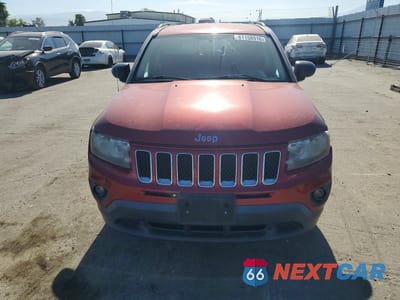Piąte zdjęcie samochodu w środku: 2014 JEEP COMPASS SPORT VIN:1C4NJCBAXED832360 - miniatura