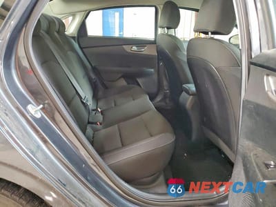 Zdjęcie 10 z 12 samochodu: 2019 KIA FORTE LXS VIN:3KPF24AD6KE103253 - miniatura