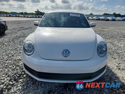 Piąte zdjęcie samochodu w środku: 2012 VOLKSWAGEN BEETLE VIN:3VWJX7AT1CM648639 - miniatura