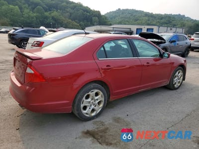 Trzecie zdjęcie samochodu z tyłu: 2010 FORD FUSION SE VIN:3FAHP0HA1AR256408 - miniatura