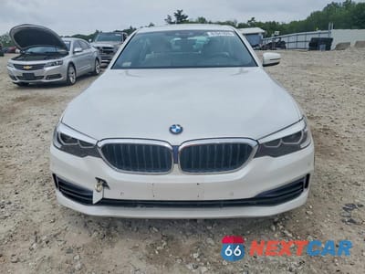Piąte zdjęcie samochodu w środku: 2020 BMW 530 XI VIN:WBAJR7C04LCE17820 - miniatura