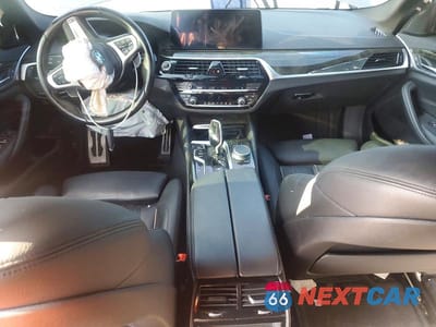 Zdjęcie 8 z 12 samochodu: 2021 BMW 540 I VIN:WBA53BJ01MCF53722 - miniatura