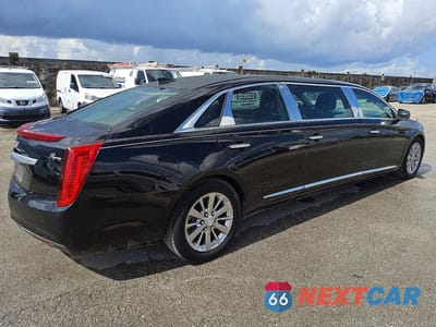 Trzecie zdjęcie samochodu z tyłu: 2017 CADILLAC XTS LIMOUSINE VIN:2GEXG6U38H9550184 - miniatura