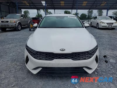 Piąte zdjęcie samochodu w środku: 2021 KIA K5 LX VIN:5XXG24J25MG032284 - miniatura