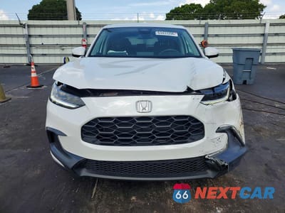 Piąte zdjęcie samochodu w środku: 2026 HONDA HR-V LX VIN:3CZRZ1H32TM727055 - miniatura
