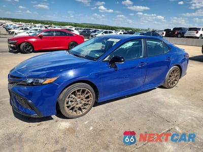 2024 TOYOTA CAMRY HYBRID SE NIGHTSHADE 4T1T31AK7RU061468 - główne zdjęcie licytacji z USA - miniatura