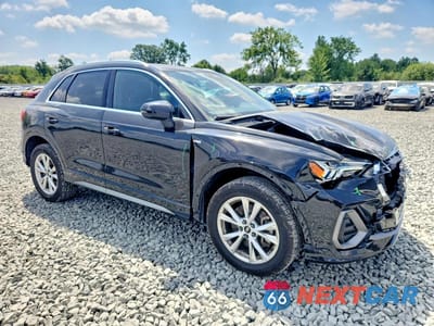 Czwarte zdjęcie samochodu z boku: 2023 AUDI Q3 PREMIUM S LINE 45 VIN:WA1DECF32P1123156 - miniatura