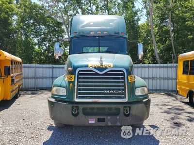 Piąte zdjęcie samochodu w środku: 2017 MACK CXU612 SEMI TRUCK VIN:1M1AW01X3HM009794 - miniatura