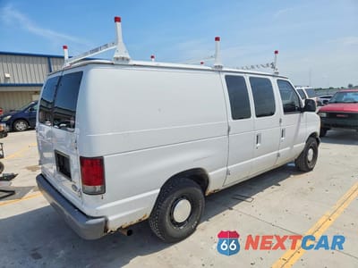 Trzecie zdjęcie samochodu z tyłu: 2000 FORD ECONOLINE E150 VAN VIN:1FTRE1427YHA35707 - miniatura