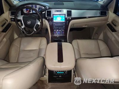 Zdjęcie 8 z 14 samochodu: 2010 CADILLAC ESCALADE VIN:1GYUCAEF8AR260083 - miniatura