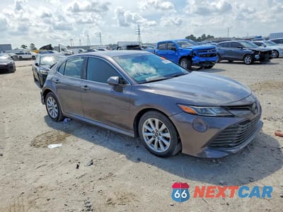 Czwarte zdjęcie samochodu z boku: 2020 TOYOTA CAMRY LE VIN:4T1C11AK8LU329912 - miniatura