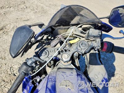 Zdjęcie 7 z 9 samochodu: 2024 YAMAHA YZFR3 A VIN:MH3RH18Y6RK014374 - miniatura