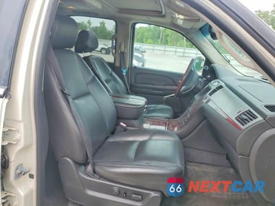 Zdjęcie 7 z 13 samochodu: 2007 CADILLAC ESCALADE LUXURY VIN:1GYFK63827R183796 - miniatura