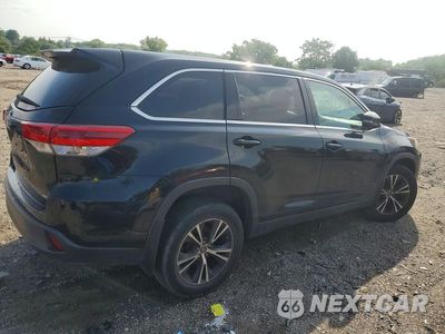 Trzecie zdjęcie samochodu z tyłu: 2019 TOYOTA HIGHLANDER LE VIN:5TDBZRFH6KS975411 - miniatura