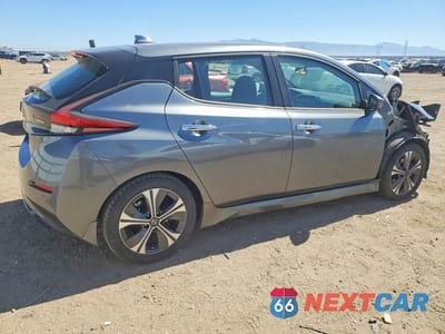 Trzecie zdjęcie samochodu z tyłu: 2021 NISSAN LEAF SV VIN:1N4AZ1CV2MC551435 - miniatura