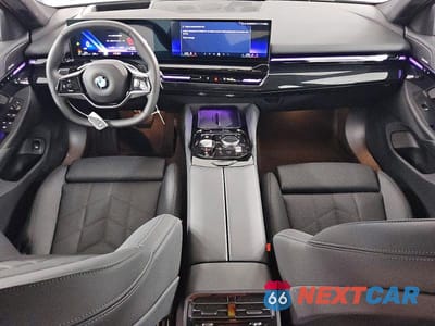 Zdjęcie 8 z 12 samochodu: 2025 BMW 530 XI VIN:WBA53FJ0XSCU81310 - miniatura