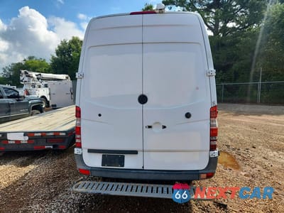 Zdjęcie 6 z 13 samochodu: 2012 MERCEDES-BENZ SPRINTER 2500 DELIVERY VAN VIN:WD3PE8CB7C5610717 - miniatura