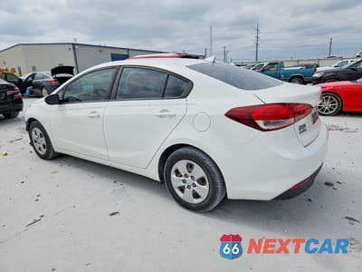 Drugie zdjęcie samochodu z przodu: 2018 KIA FORTE LX VIN:3KPFK4A73JE214299 - miniatura